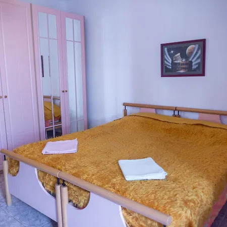 Bllok Bright Private Bedrooms With Private Bathroom On Shared 3* Tirana