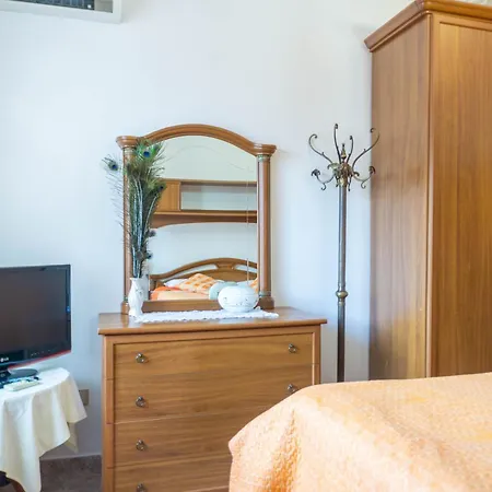 Bllok Bright Private Bedrooms With Private Bathroom On Shared Gæstehus Tirana