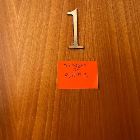 Bllok Bright Private Bedrooms With Private Bathroom On Shared Gæstehus Tirana