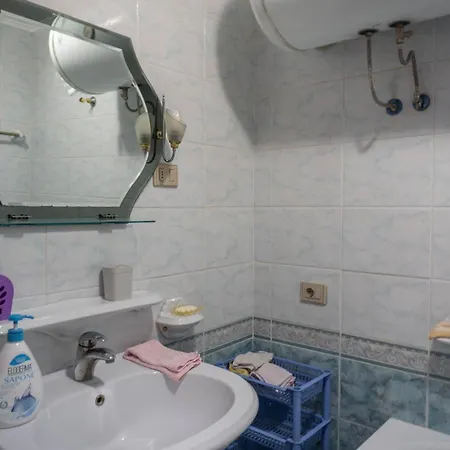 Gasthof Bllok Bright Private Bedrooms With Private Bathroom On Shared 3*