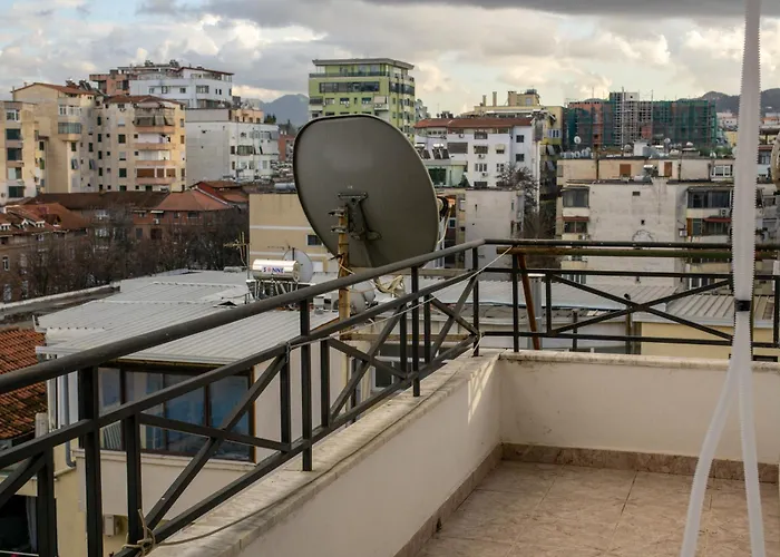 Pensión Bllok Bright Private Bedrooms With Private Bathroom On Shared Tirana