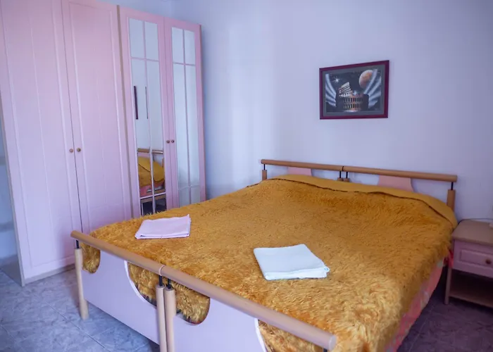 Bllok Bright Private Bedrooms With Private Bathroom On Shared 3* Tirana