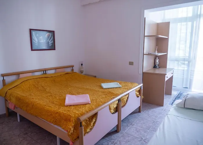 Bllok Bright Private Bedrooms With Private Bathroom On Shared Tirana