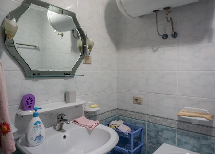 Pensión Bllok Bright Private Bedrooms With Private Bathroom On Shared 3*