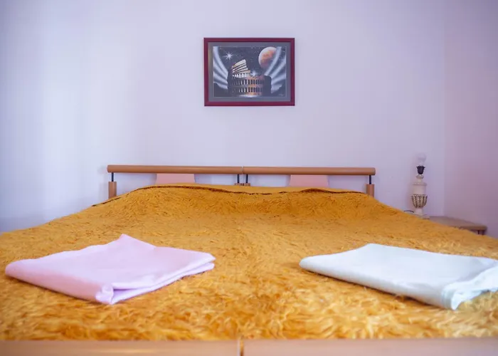 Pensión Bllok Bright Private Bedrooms With Private Bathroom On Shared Tirana