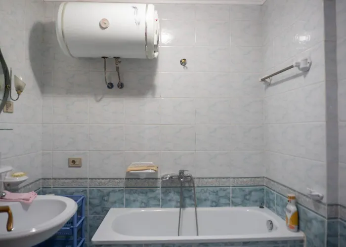 Bllok Bright Private Bedrooms With Private Bathroom On Shared