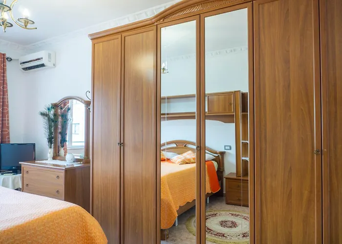 Bllok Bright Private Bedrooms With Private Bathroom On Shared 3* Tirana