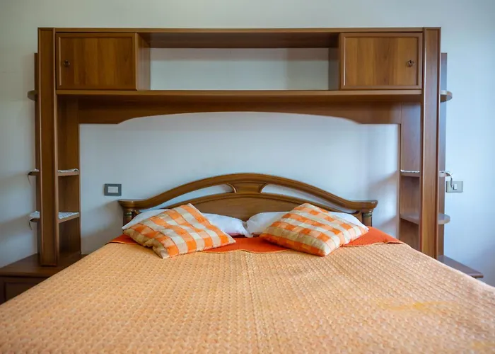 Pensión Bllok Bright Private Bedrooms With Private Bathroom On Shared Tirana