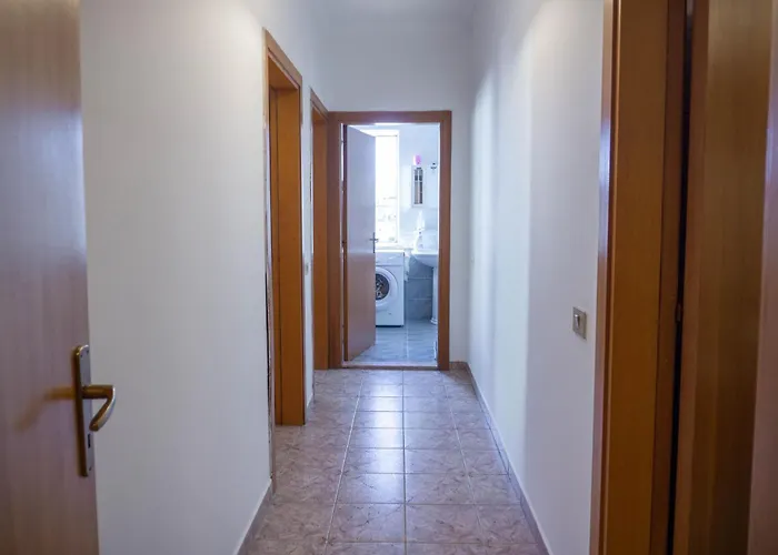 Bllok Bright Private Bedrooms With Private Bathroom On Shared 3* Tirana