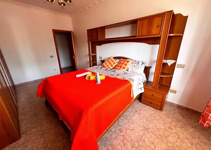 Pensión Bllok Bright Private Bedrooms With Private Bathroom On Shared Tirana